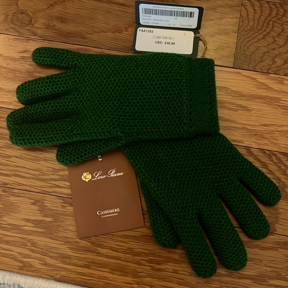 Brand new Loro Piana cashmere gloves